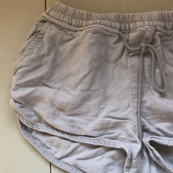 Aritzia Community Habitus Short linen blend Distressed size small light gray - Picture 3 of 13